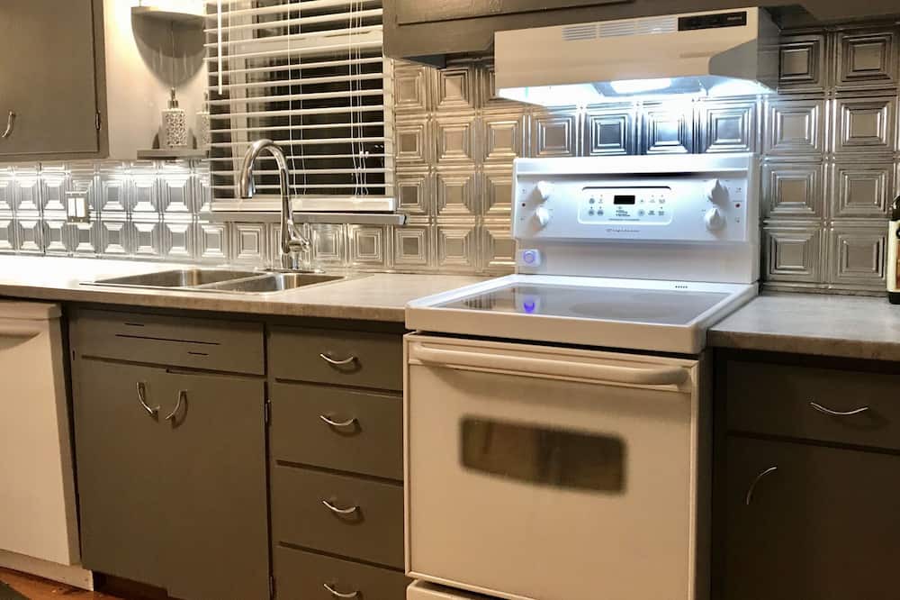Photo of Kitchen in Rideau Lakes