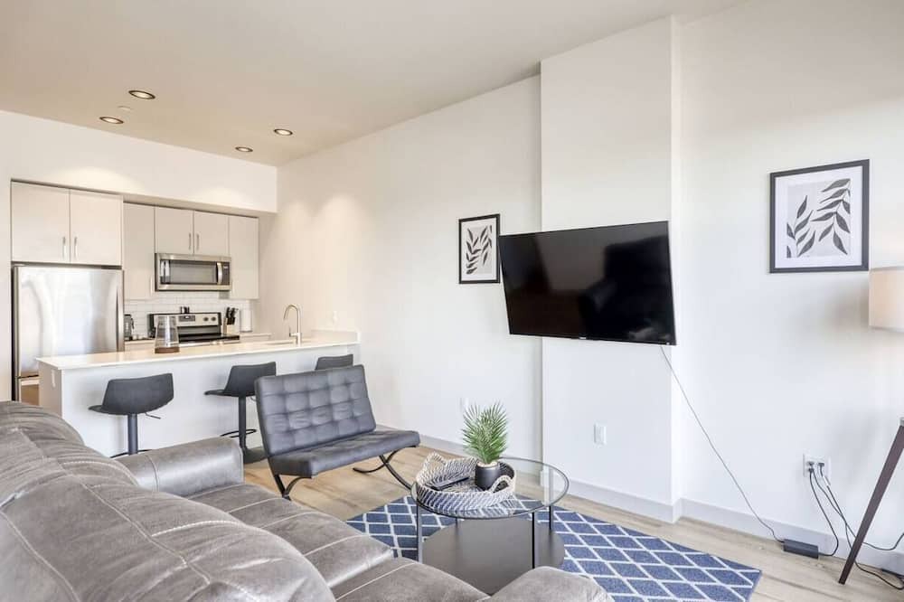 Photo of Livingroom in Whyte ave