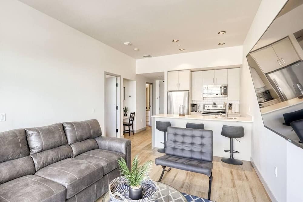 Photo of Livingroom in Whyte ave