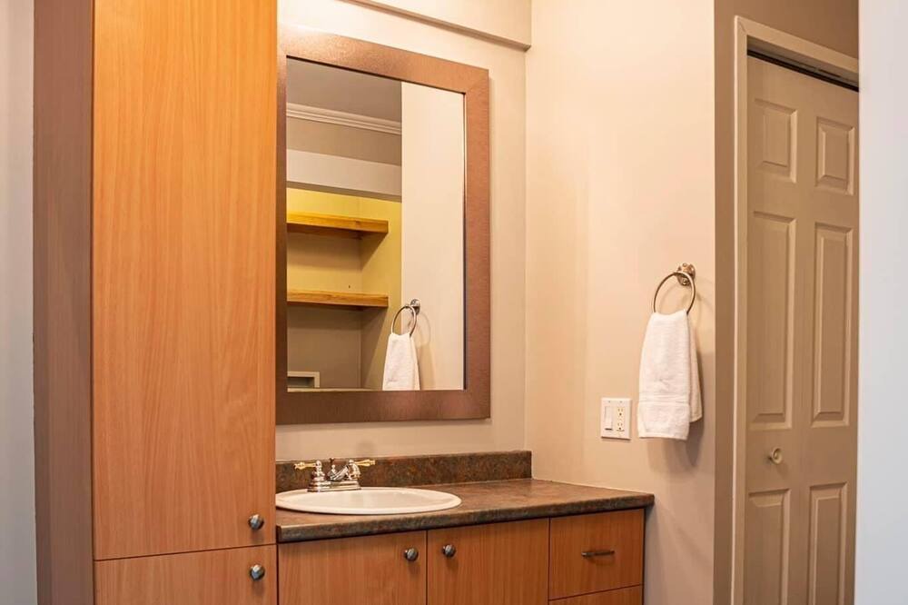 Photo of Bathroom in Saint-Simeon