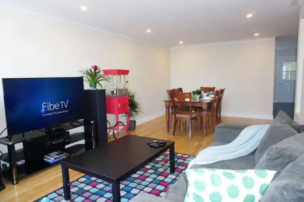 Photo of Livingroom in Cote-Saint-Luc