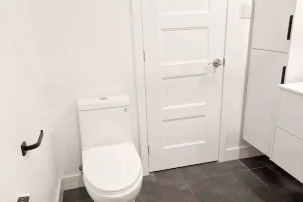 Photo of Bathroom in Cote-Saint-Luc
