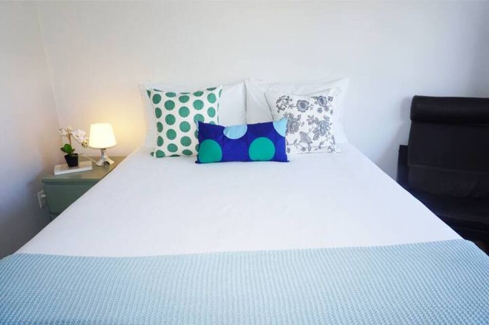Photo of Bedroom in Cote-Saint-Luc