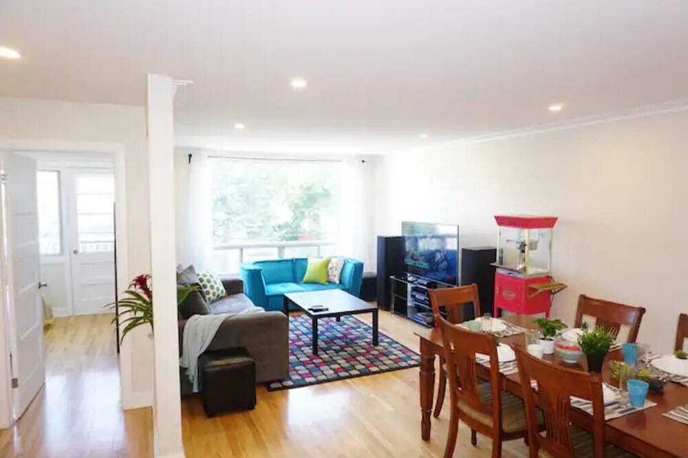 Photo of Livingroom in Cote-Saint-Luc