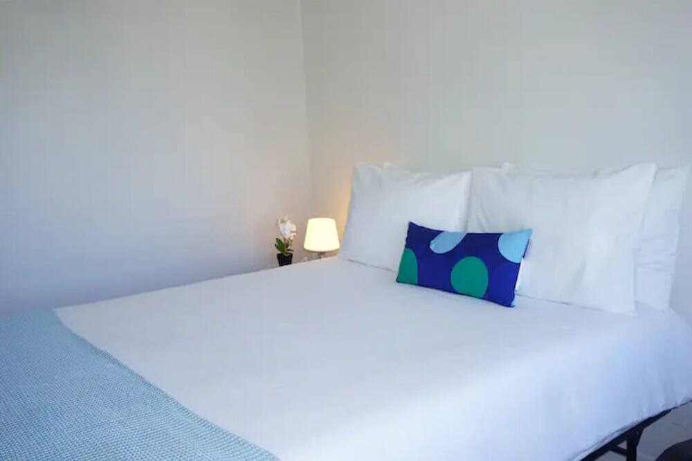 Photo of Bedroom in Cote-Saint-Luc