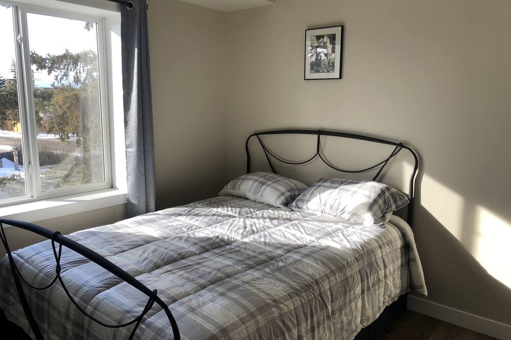 Photo of Bedroom in Alberta Beach