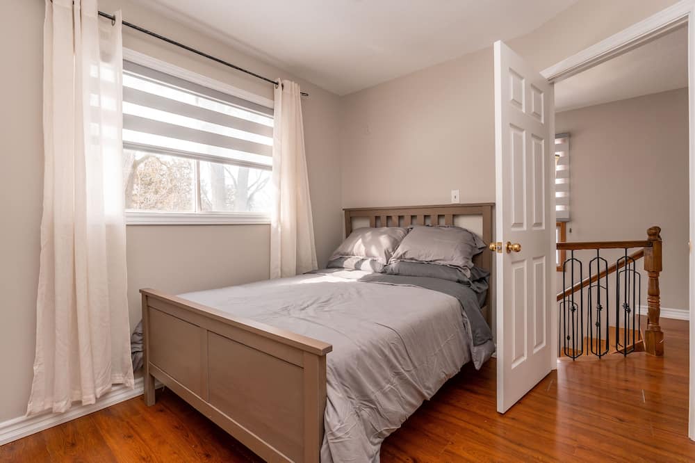 Photo of Bedroom in Alcona