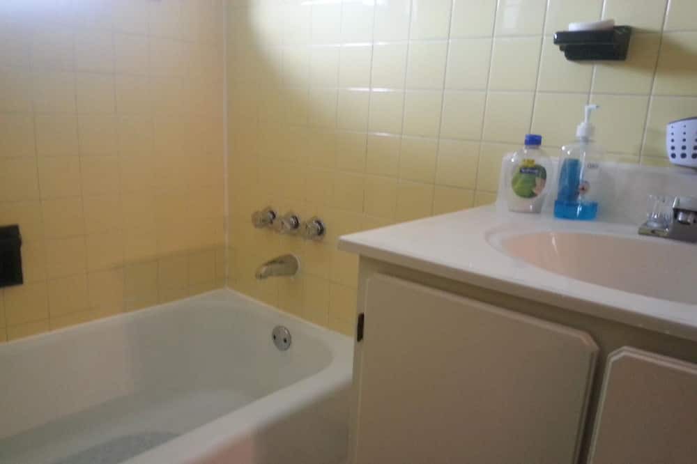 Photo of Bathroom in LaSalle