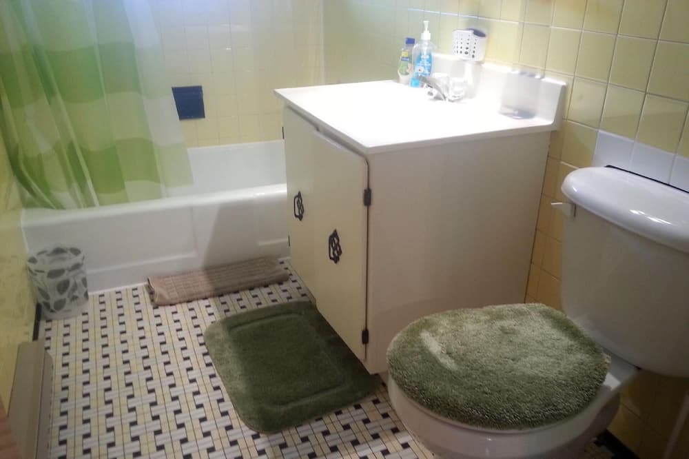 Photo of Bathroom in LaSalle