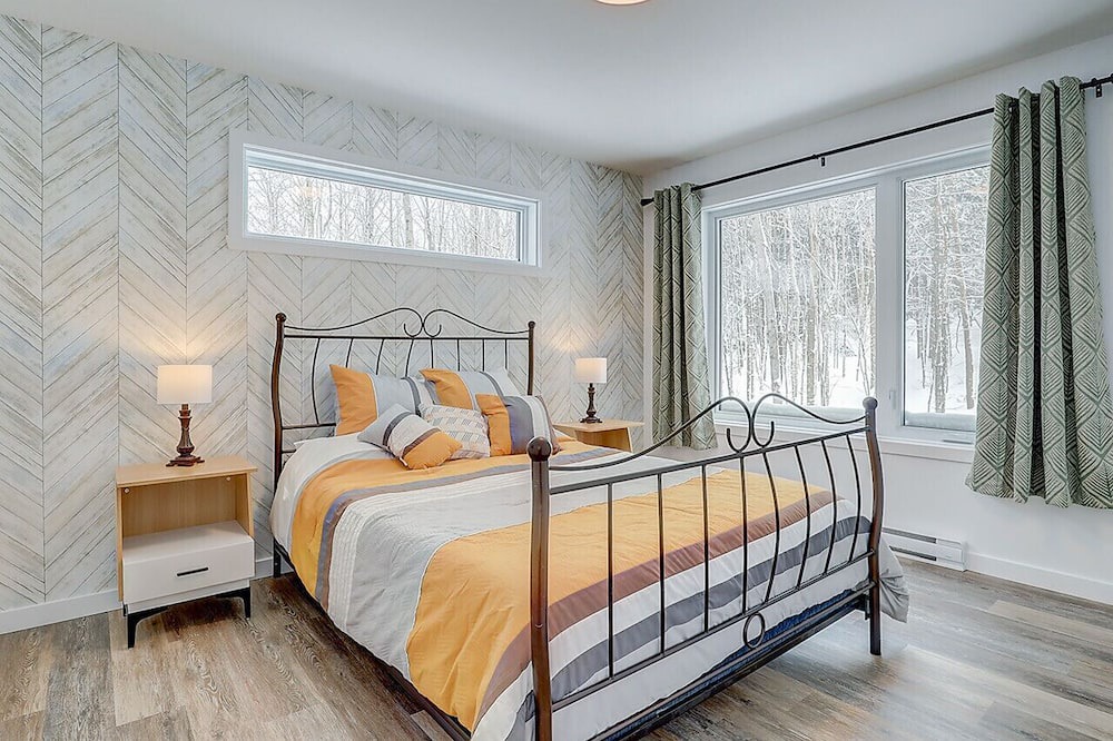 Photo of Bedroom in Val-Racine
