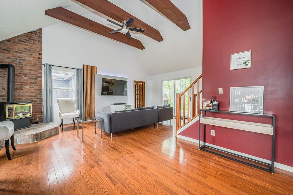 Photo of Bedroom in Georgian Bluffs
