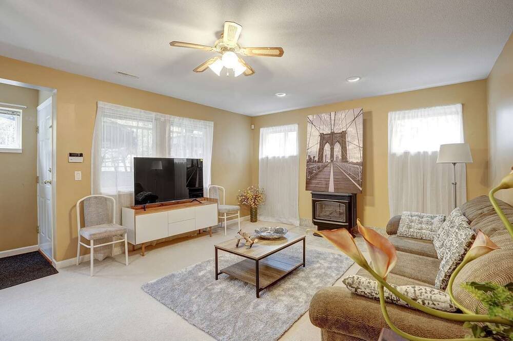 Photo of Livingroom in Maple Ridge