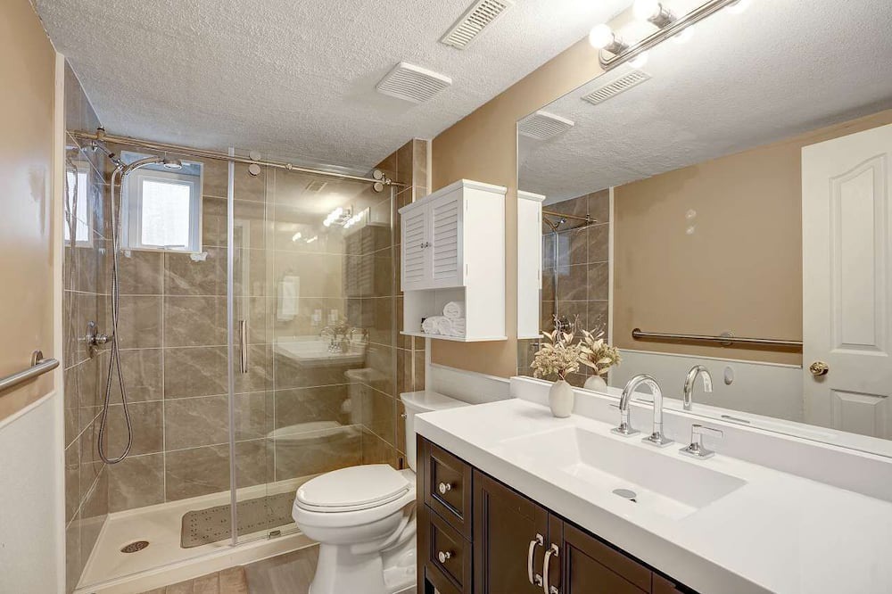 Photo of Bathroom in Maple Ridge