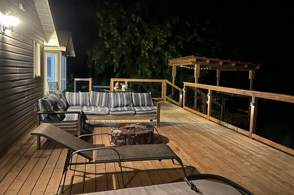 Photo of Patio Balcony in Fanny Bay