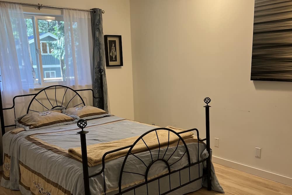 Photo of Bedroom in Fanny Bay