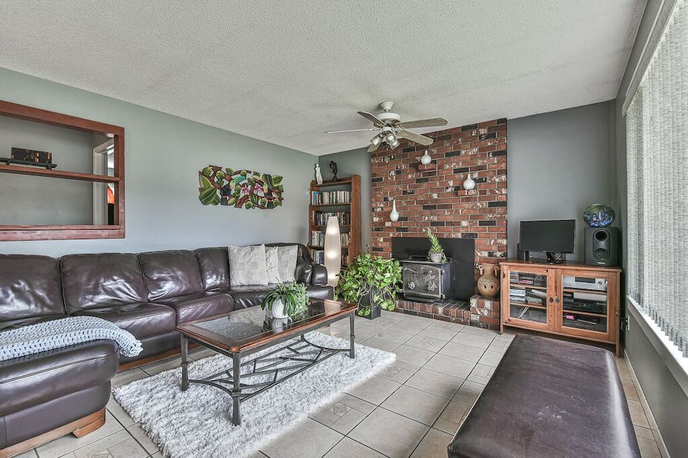 Photo of Livingroom in Maple Ridge
