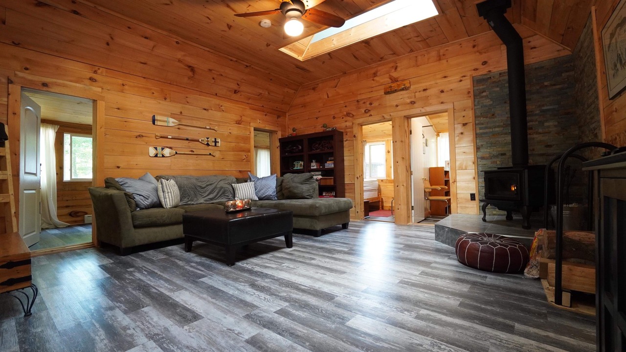 Photo of Livingroom in Gravenhurst