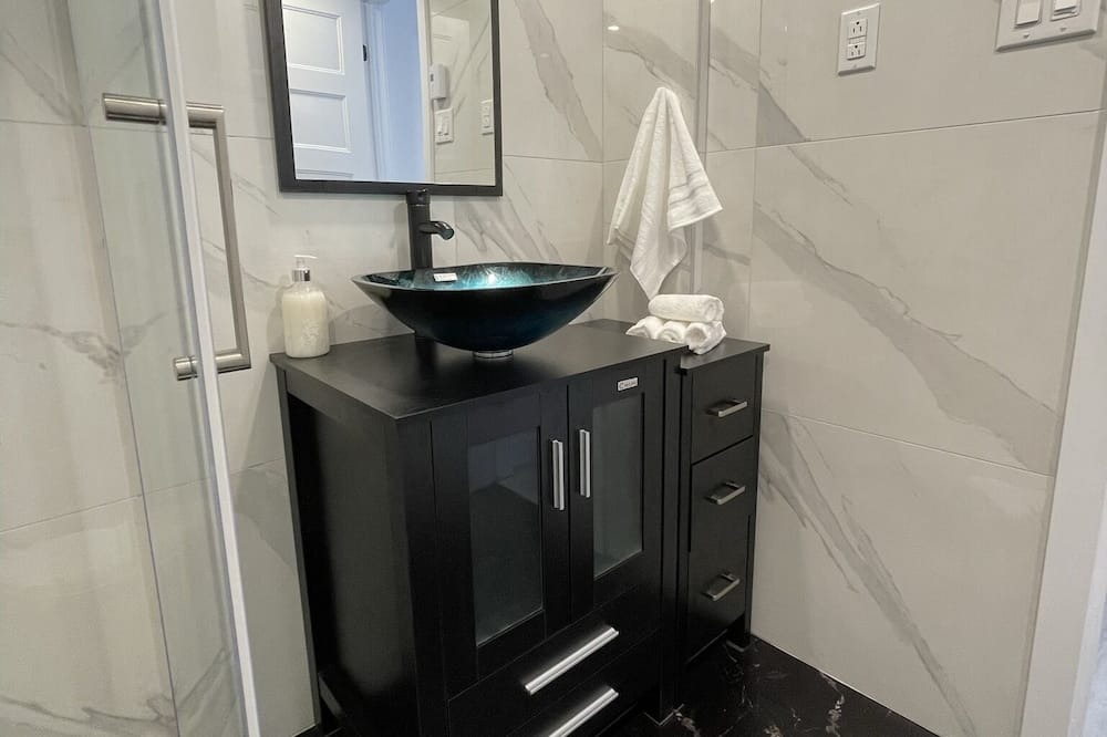 Photo of Bathroom in Laval