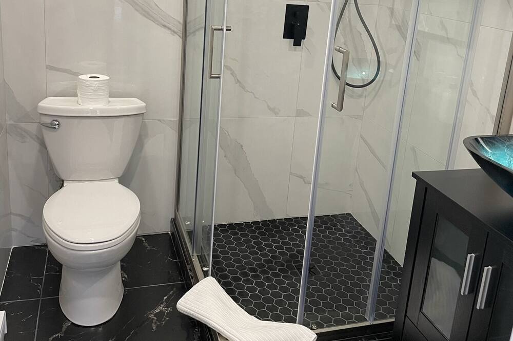 Photo of Bathroom in Laval