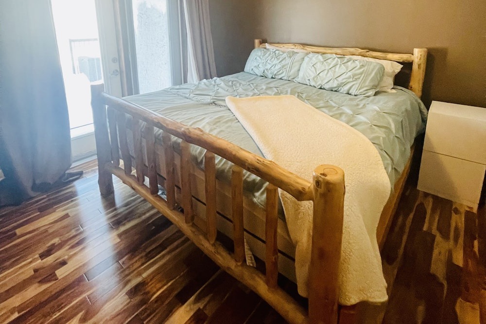 Photo of Bedroom in Grayson