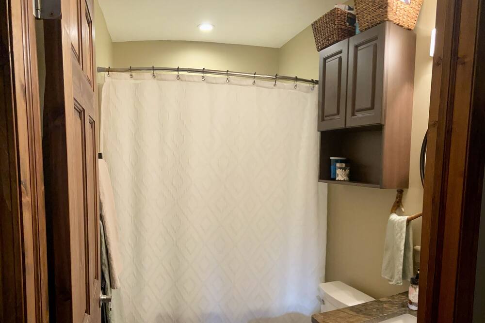 Photo of Bathroom in Grayson