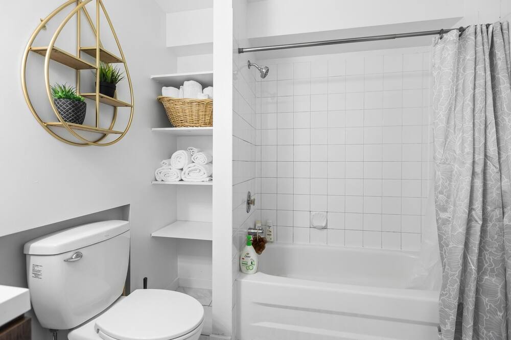 Photo of Bathroom in Townline Hill
