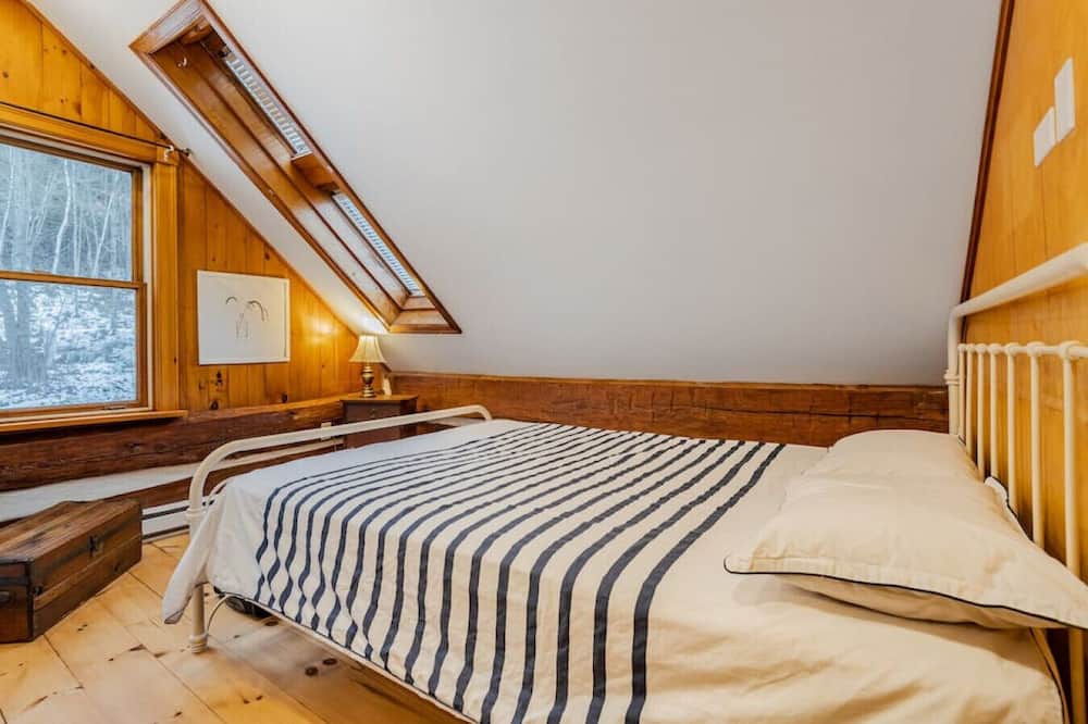 Photo of Bedroom in Mayo