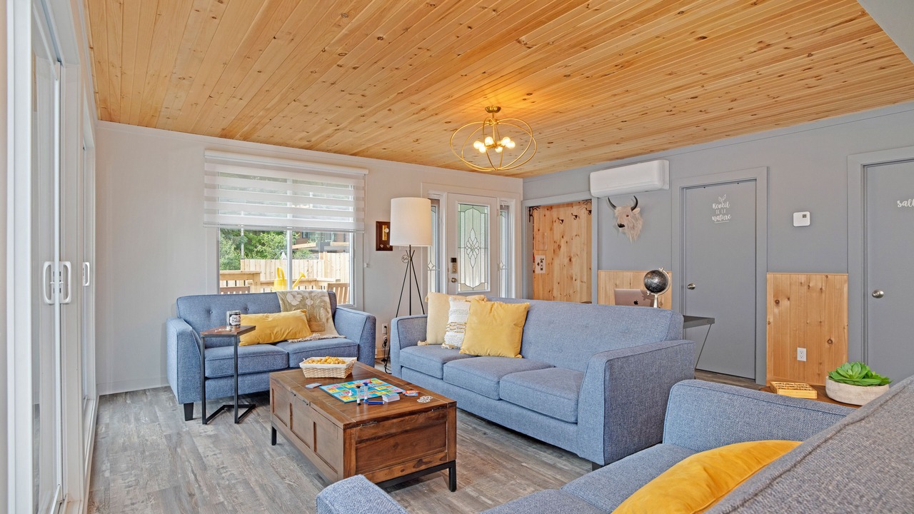 Photo of Livingroom in Val-des-Monts