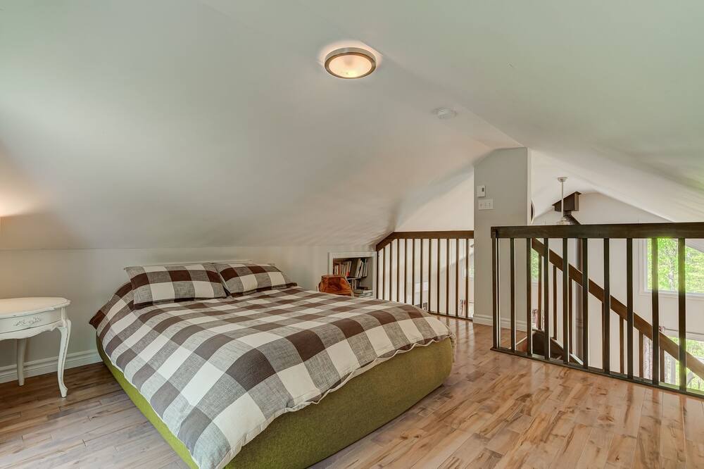 Photo of Bedroom in Bolton-Est