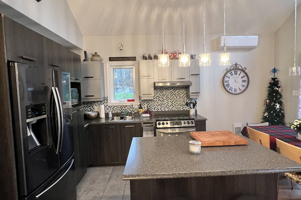 Photo of Kitchen in Bolton-Est