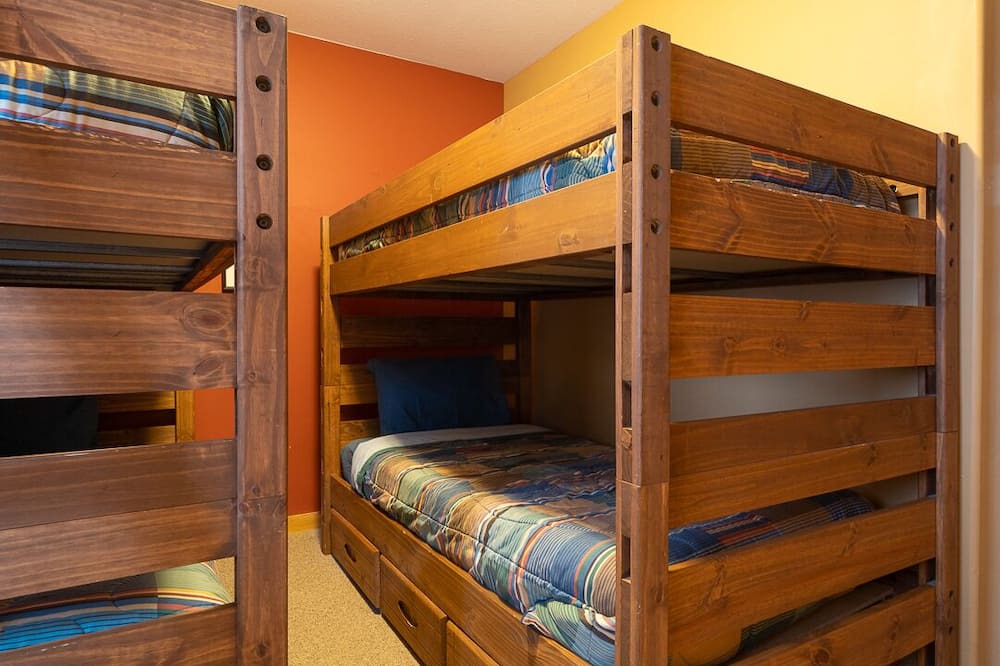 Photo of Bedroom in Snow Pine Estates