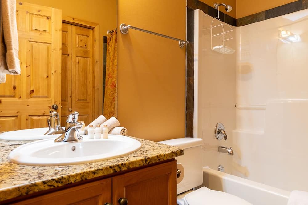 Photo of Bathroom in Snow Pine Estates