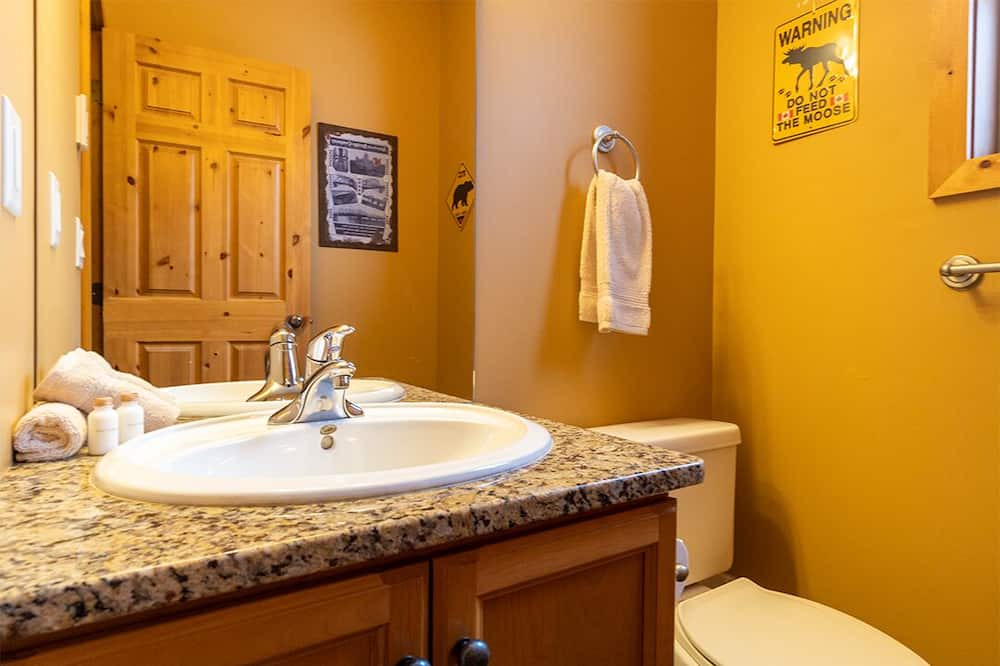 Photo of Bathroom in Snow Pine Estates