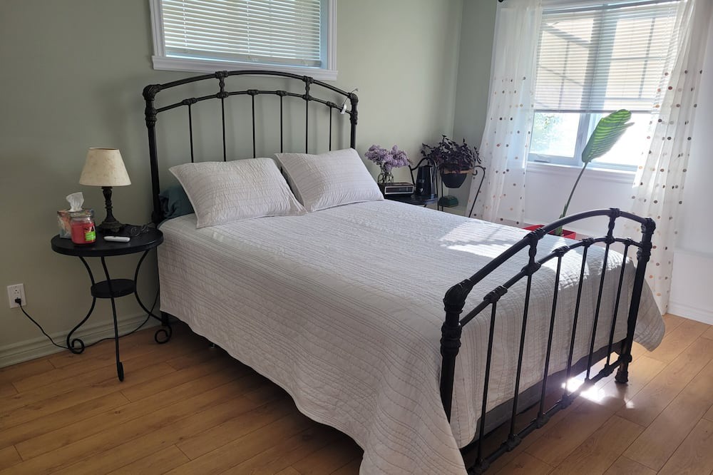Photo of Bedroom in Saint-Denis-sur-Richelieu