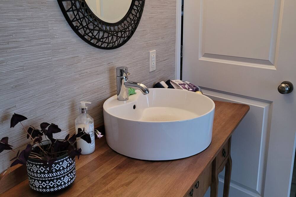 Photo of Bathroom in Saint-Denis-sur-Richelieu