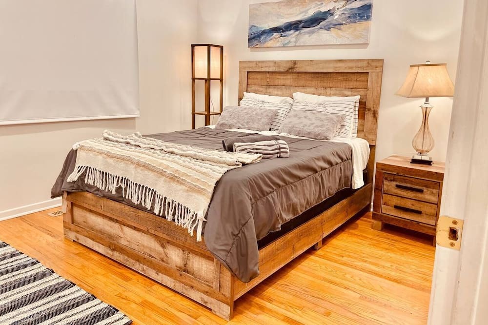 Photo of Bedroom in Aurora