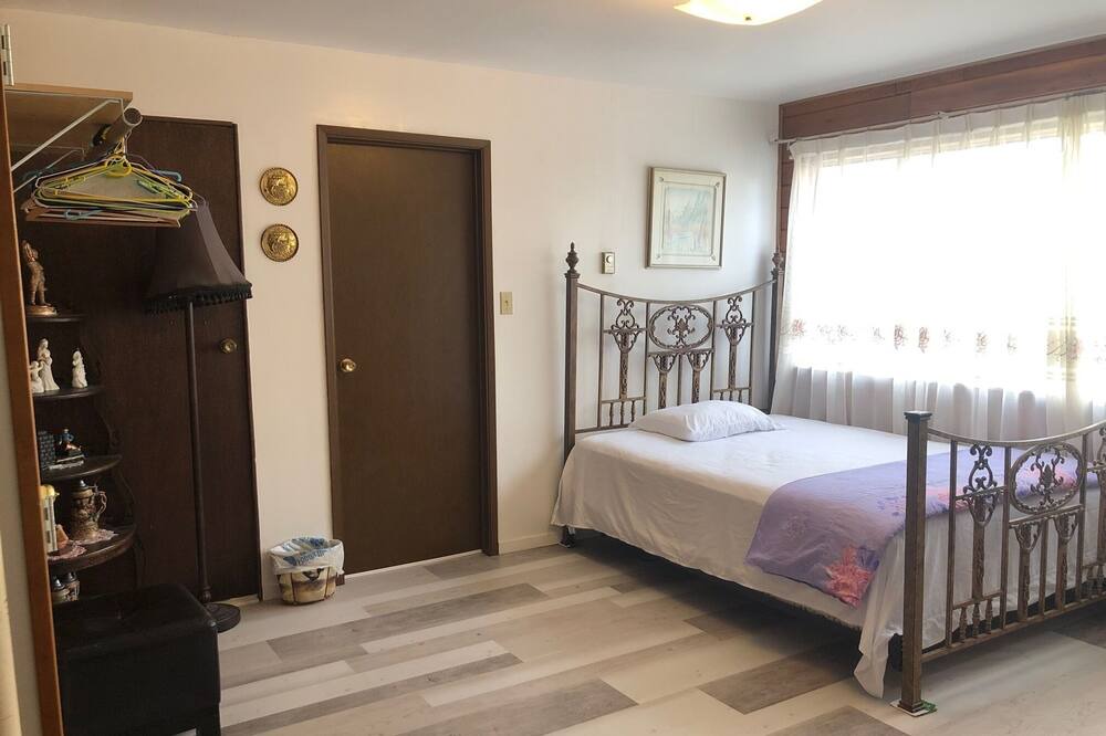 Photo of Bedroom in Gibsons
