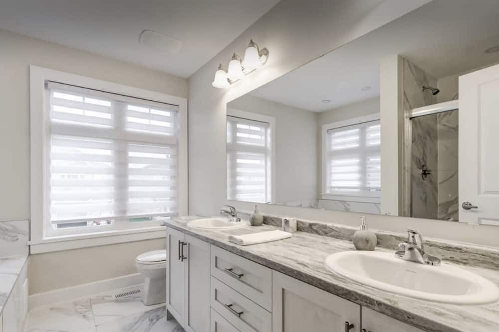 Photo of Bathroom in Carleton Place