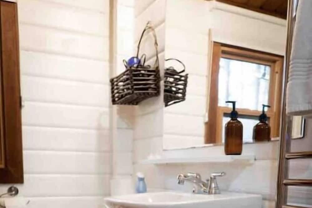Photo of Bathroom in Sandy Hook
