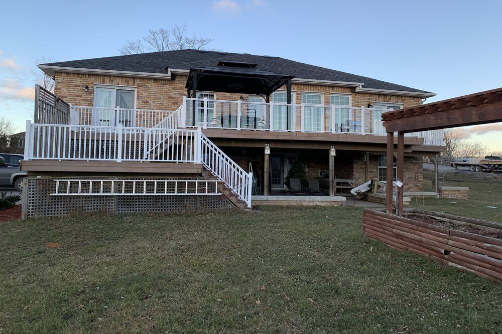 Photo of Outdoor in Colborne