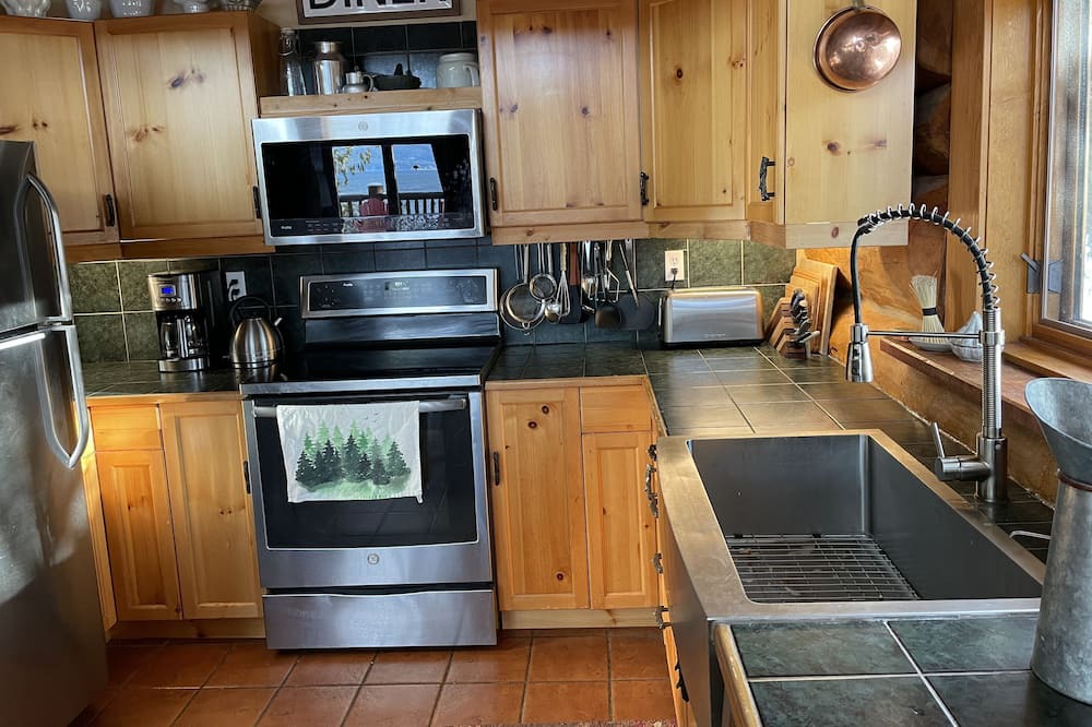 Photo of Kitchen in Central Kootenay