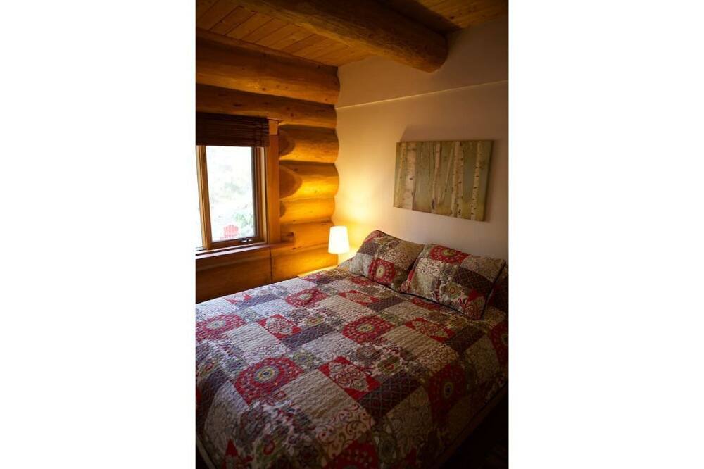 Photo of Bedroom in Central Kootenay