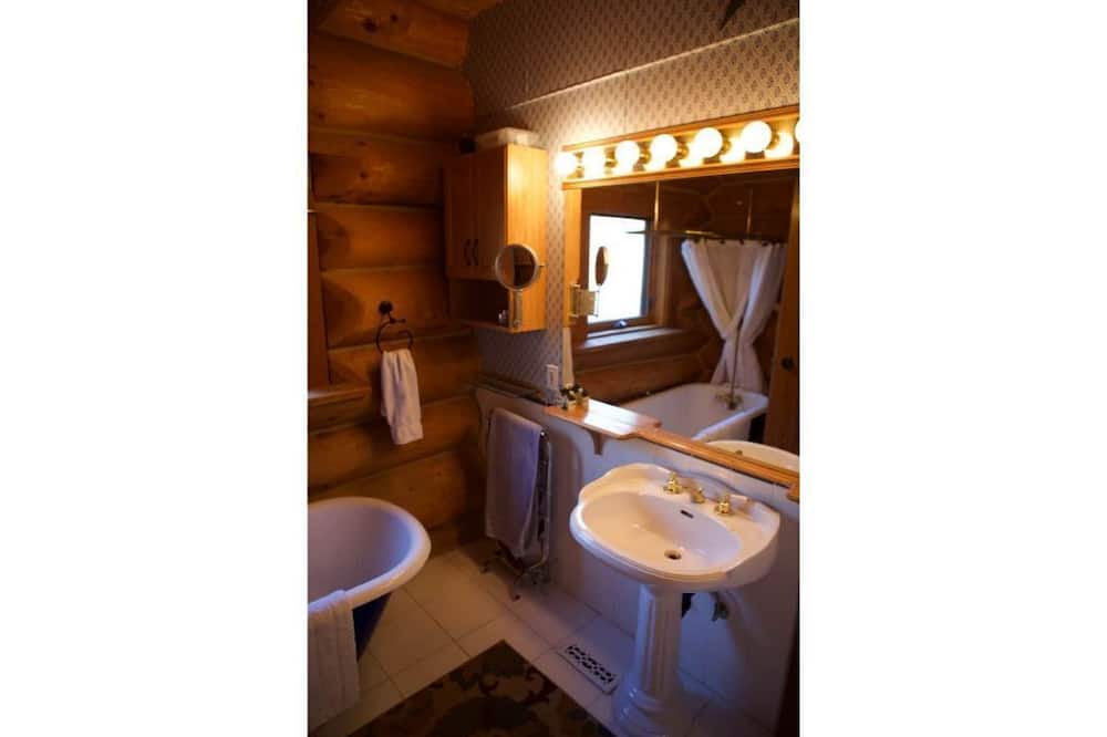 Photo of Bathroom in Central Kootenay