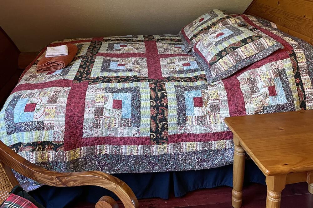Photo of Bedroom in Central Kootenay