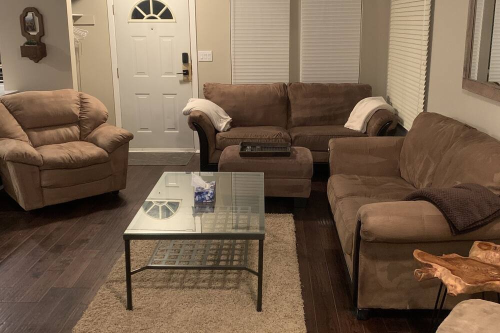 Photo of Livingroom in East Kootenay