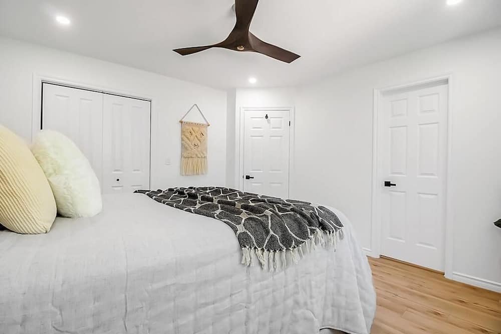 Photo of Bedroom in Town of Essex