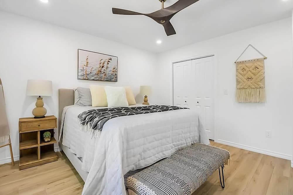 Photo of Bedroom in Town of Essex