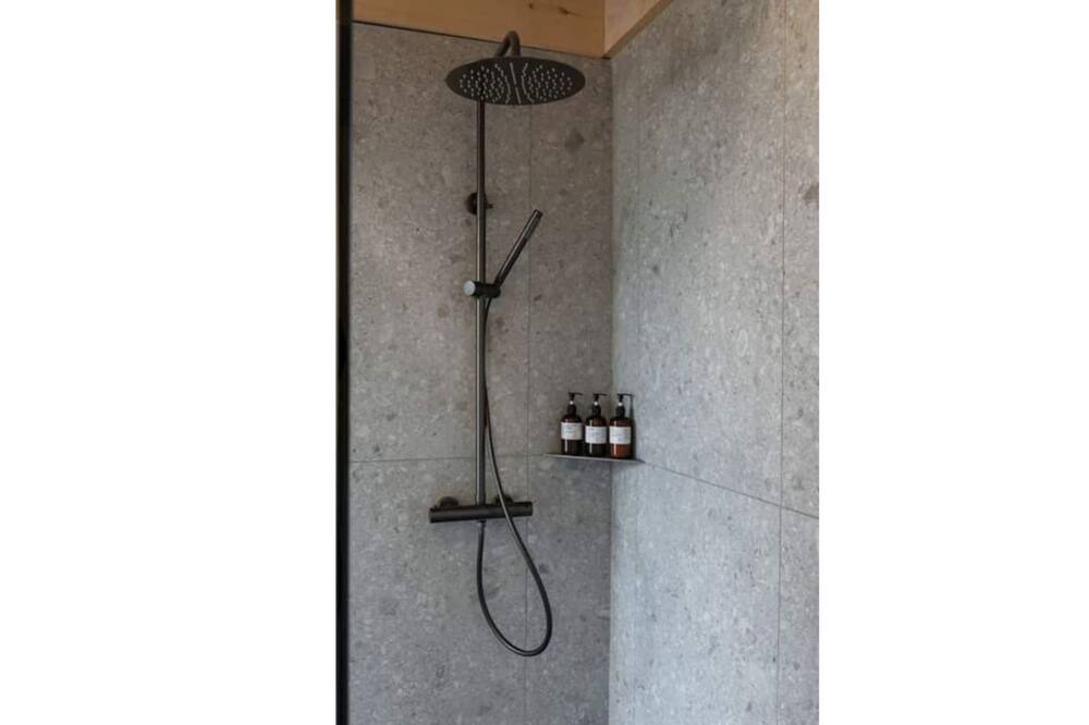 Photo of Bathroom in Thorne