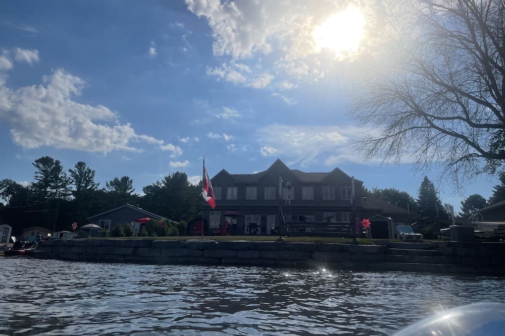 Photo of Outdoor in Victoria Harbour