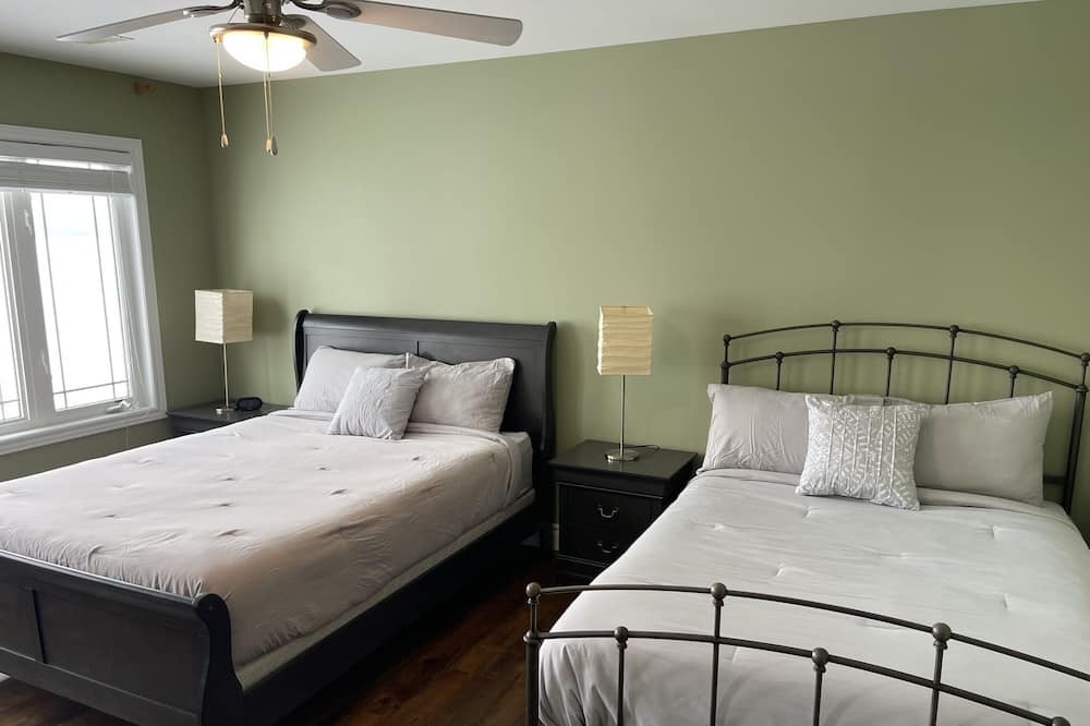 Photo of Bedroom in Victoria Harbour